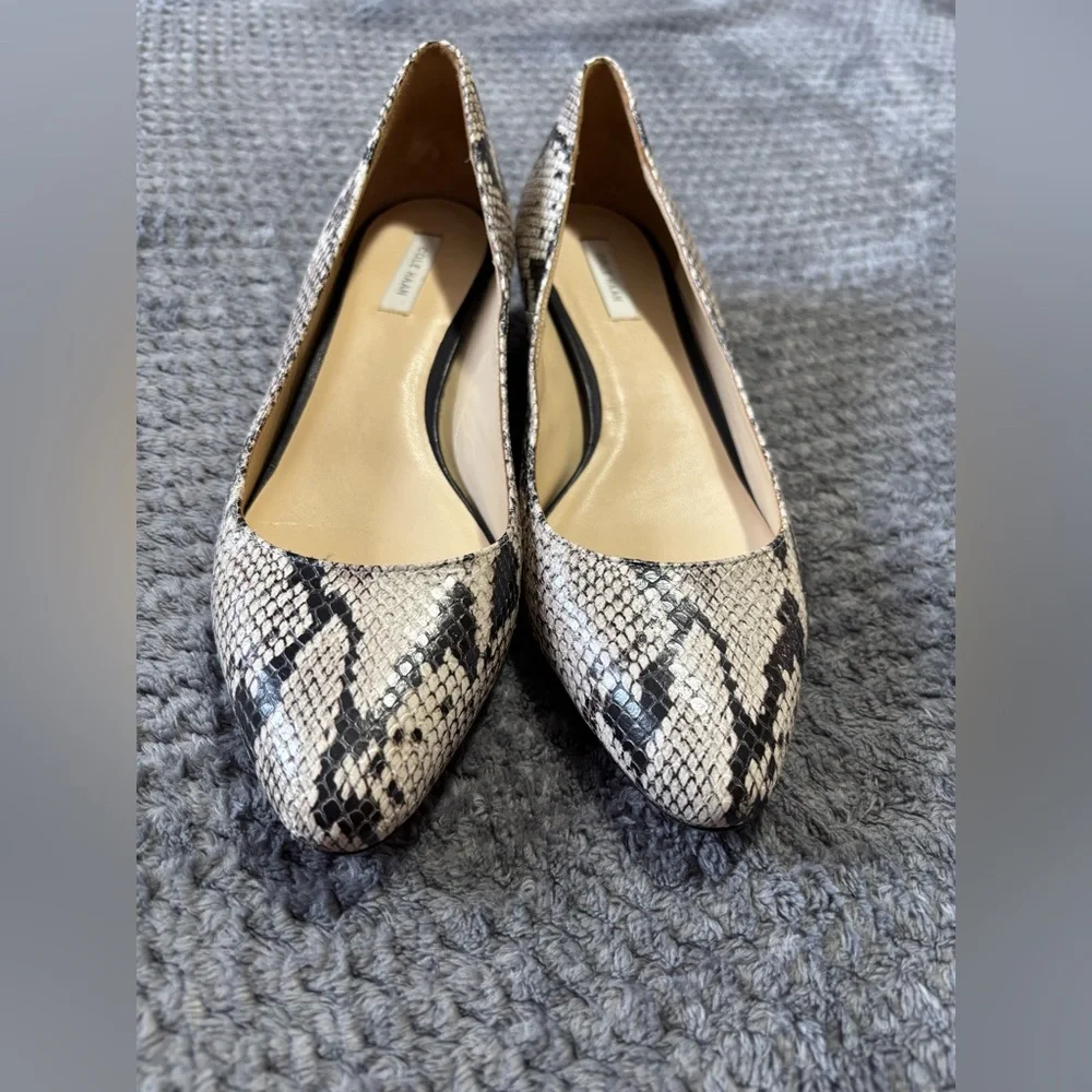 Cole Haan Bethany Heels pumps Black and Cream Snakeskin. Size 7.5
